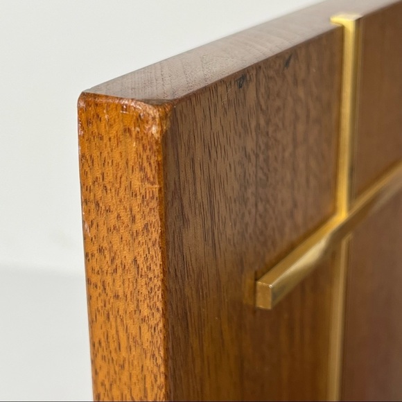 Mid-Century Modern Pair of Wooden Bookends with Gold Plated Religious Cross - Picture 13 of 13